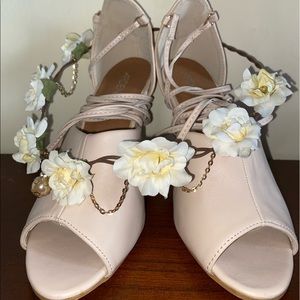 🌼Ardene - Faux Suede Cream Heels